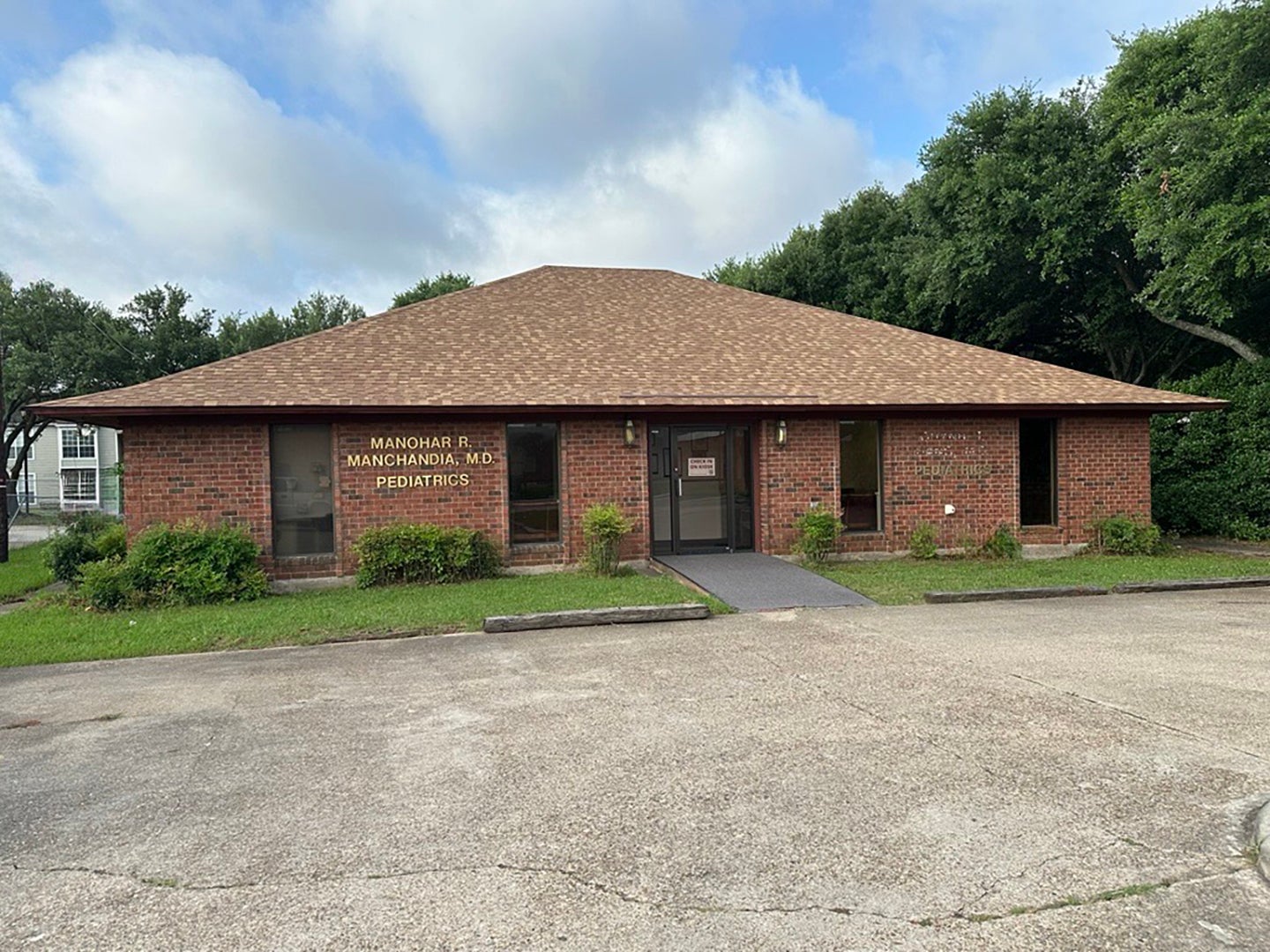 Manohar Manchandia, MD